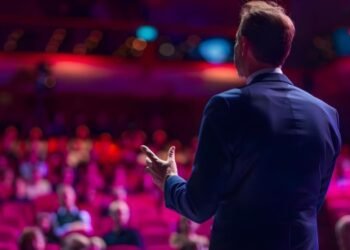 The Role of Storytelling in Sales: Crafting Compelling Narratives to Drive Conversions